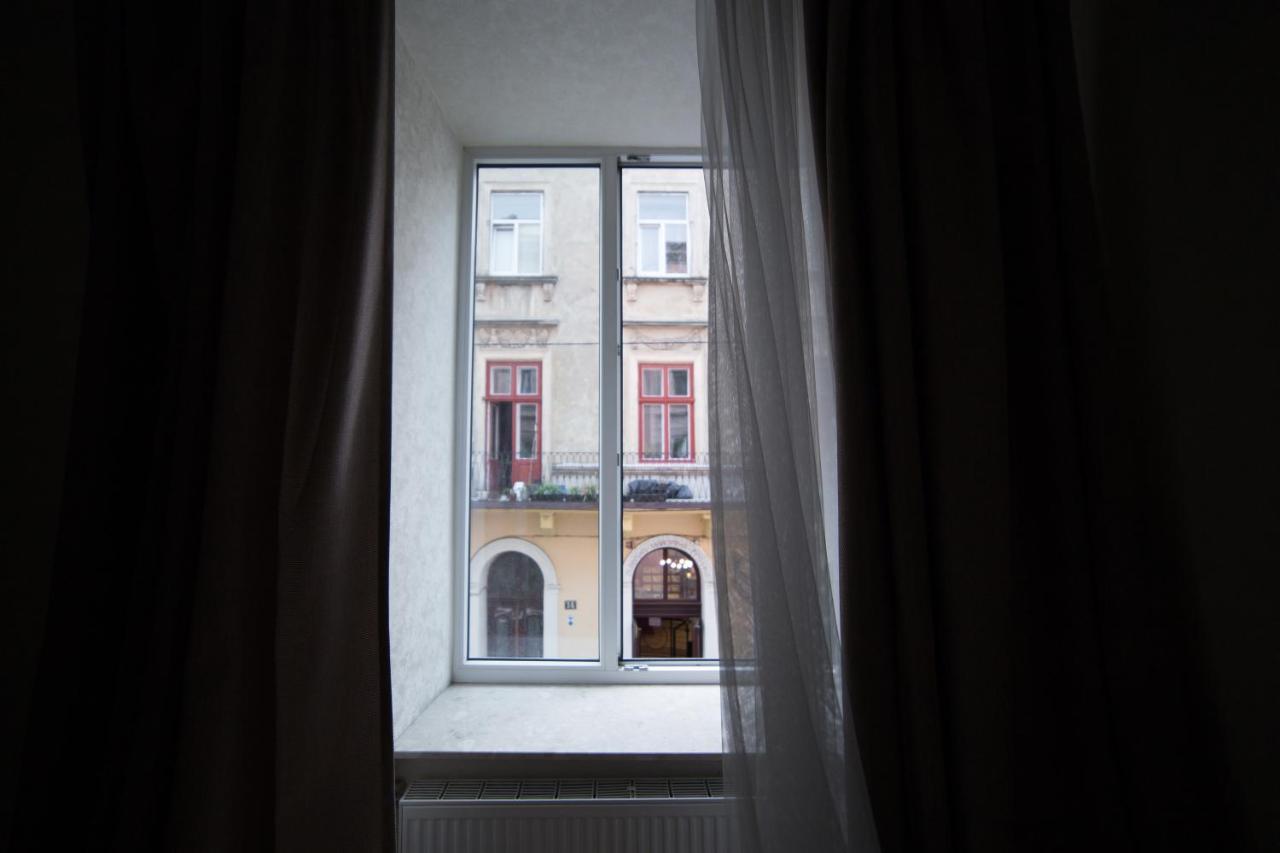 Lux Apartment on Virmenska 3- with 2 separate bedrooms Lviv Exteriör bild