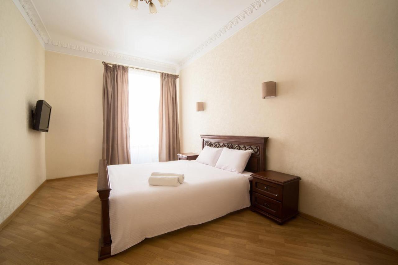 Lux Apartment on Virmenska 3- with 2 separate bedrooms Lviv Exteriör bild