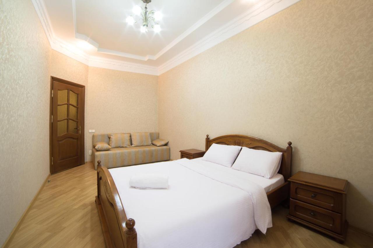 Lux Apartment on Virmenska 3- with 2 separate bedrooms Lviv Exteriör bild